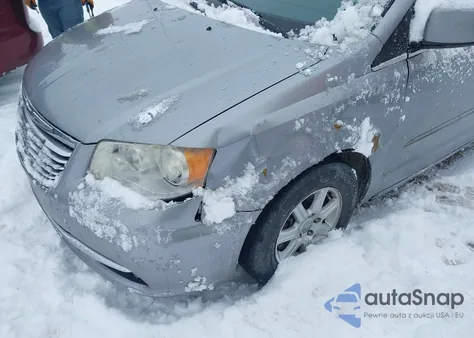 2013 Chrysler Town & Country Touring из США, поврежденный, VIN 2C4RC1BG2DR654895